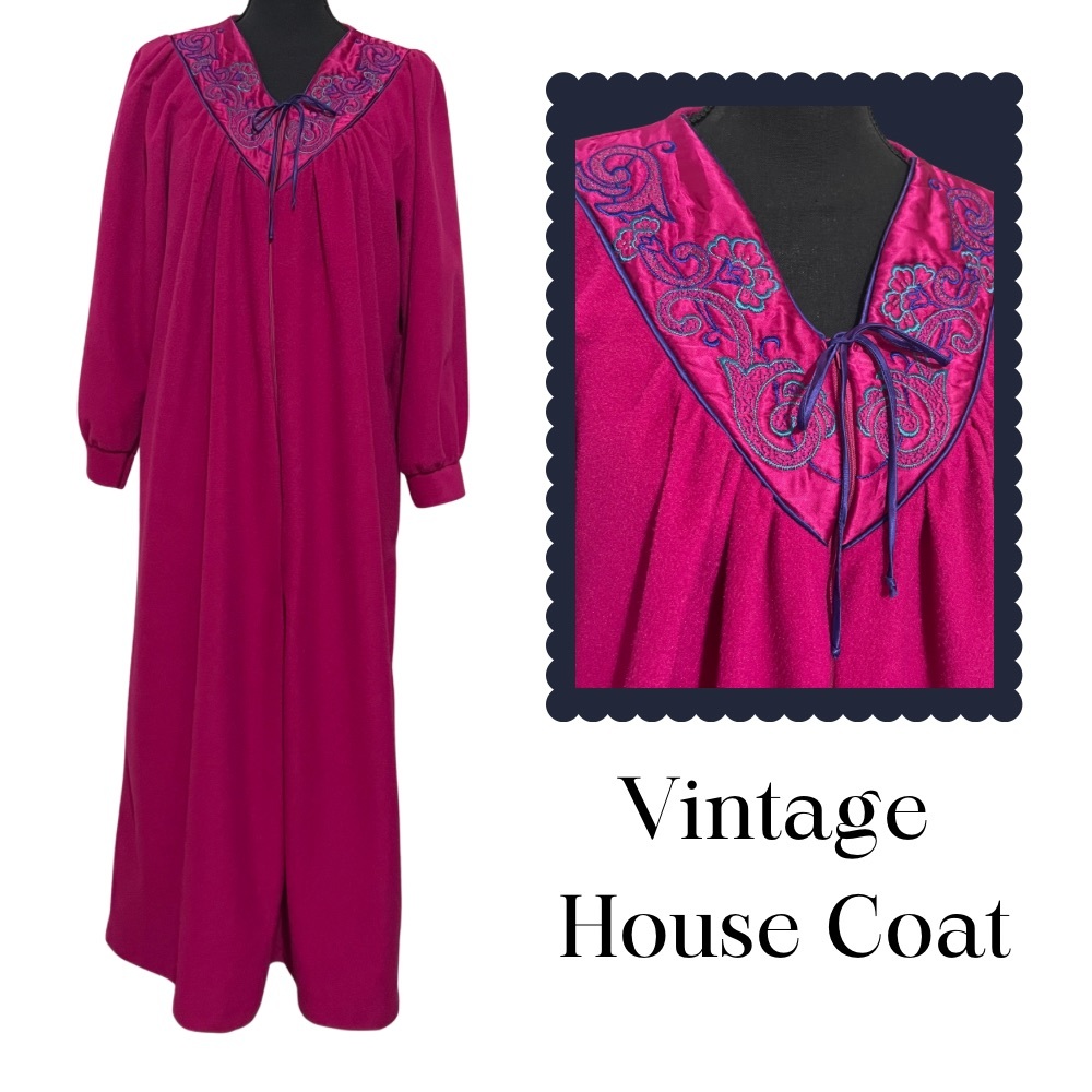 Vintage 80s Cachet size 12 - 14 Fleece Robe/Housecoat with Embroidered Yoke